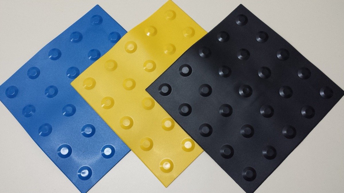 piso-tatil-alerta-e-direcional-de-borracha-pvc-25cm-x-25cm-D_NQ_NP_20309-MLB20189460147_112014-F