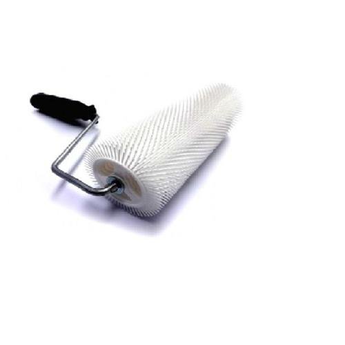 pisos auto-nivelantes em poliuretano, epóxi e argamassa autonivelante, para eliminação das bolhas superficiais. 